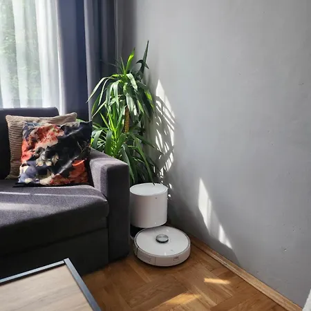 Apartman 8 *