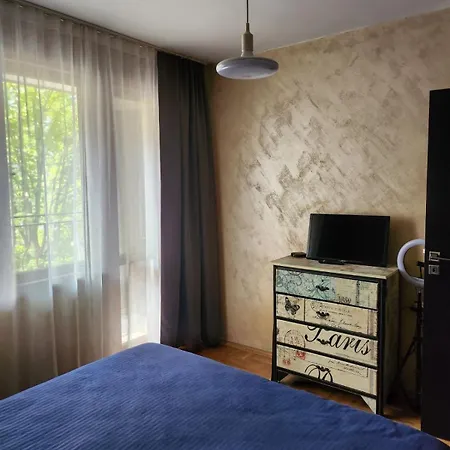 8 Apartman *